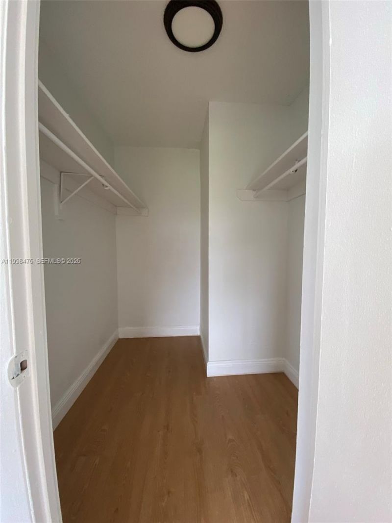 494 NW 165th St Rd, Unit C-601, Miami, FL 33169 Photo
