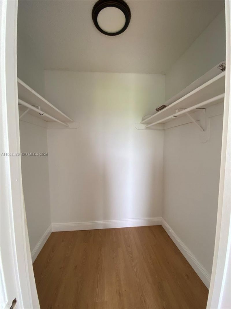 494 NW 165th St Rd, Unit C-601, Miami, FL 33169 Photo