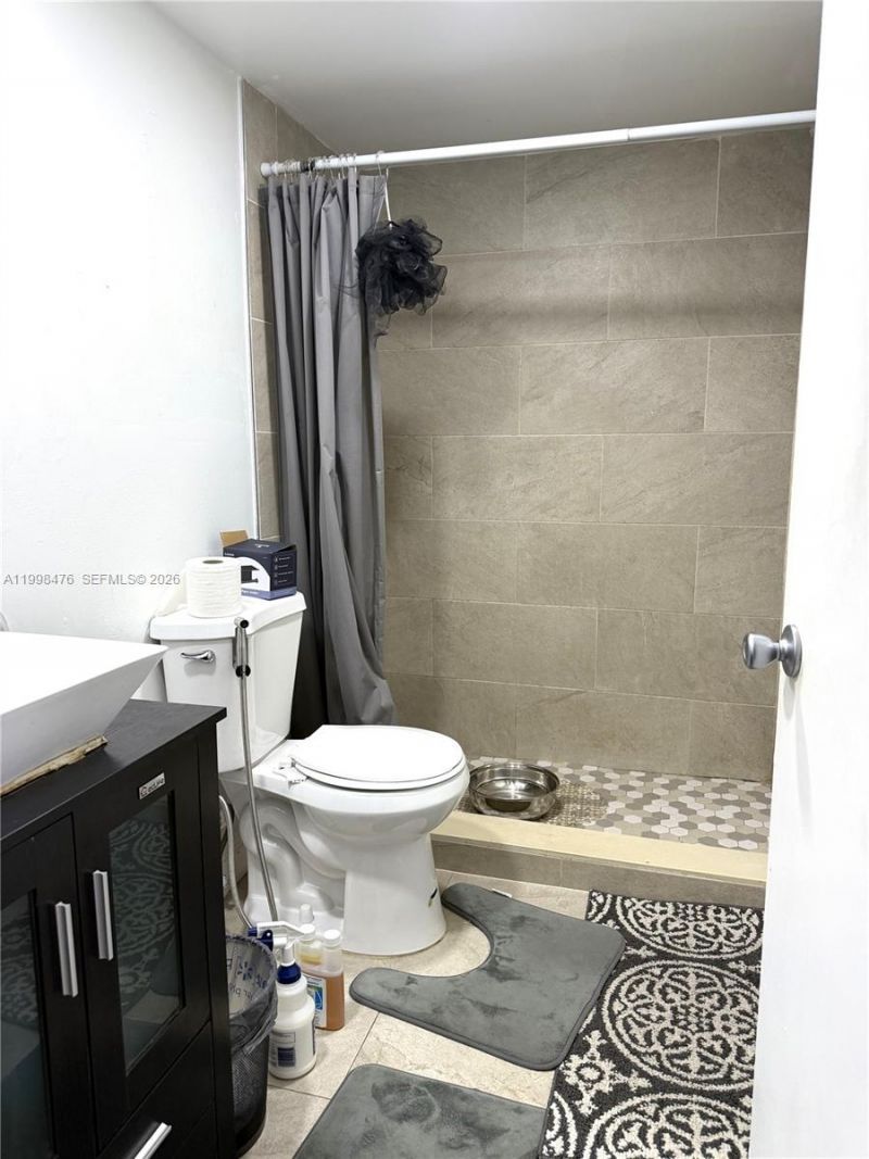 494 NW 165th St Rd, Unit C-601, Miami, FL 33169 Photo