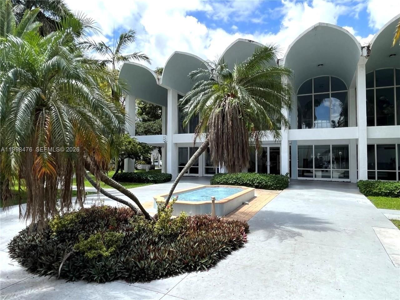 494 NW 165th St Rd, Unit C-601, Miami, FL 33169 Photo