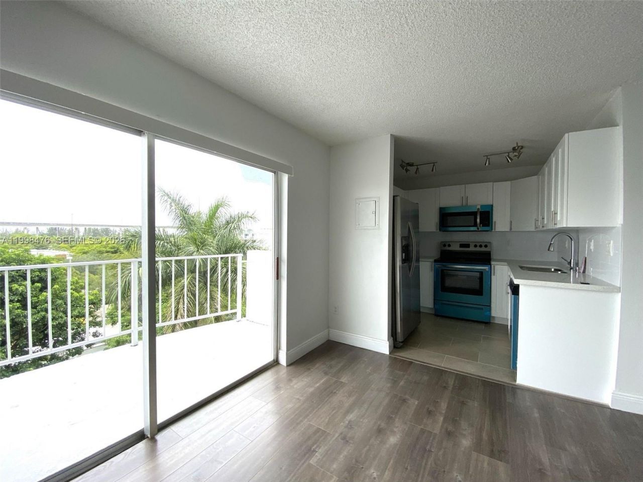 494 NW 165th St Rd, Unit C-601, Miami, FL 33169 Photo