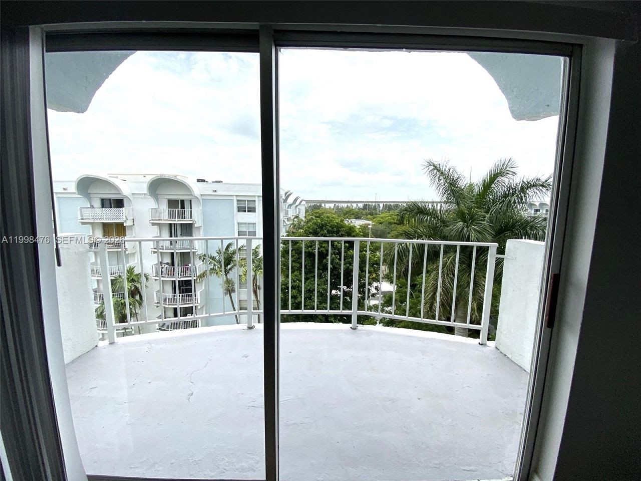 494 NW 165th St Rd, Unit C-601, Miami, FL 33169 Photo