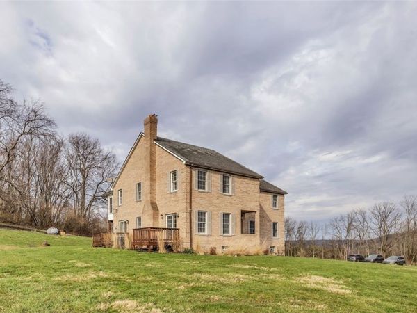 339 Lindsay Rd, Zelienople, PA 16063