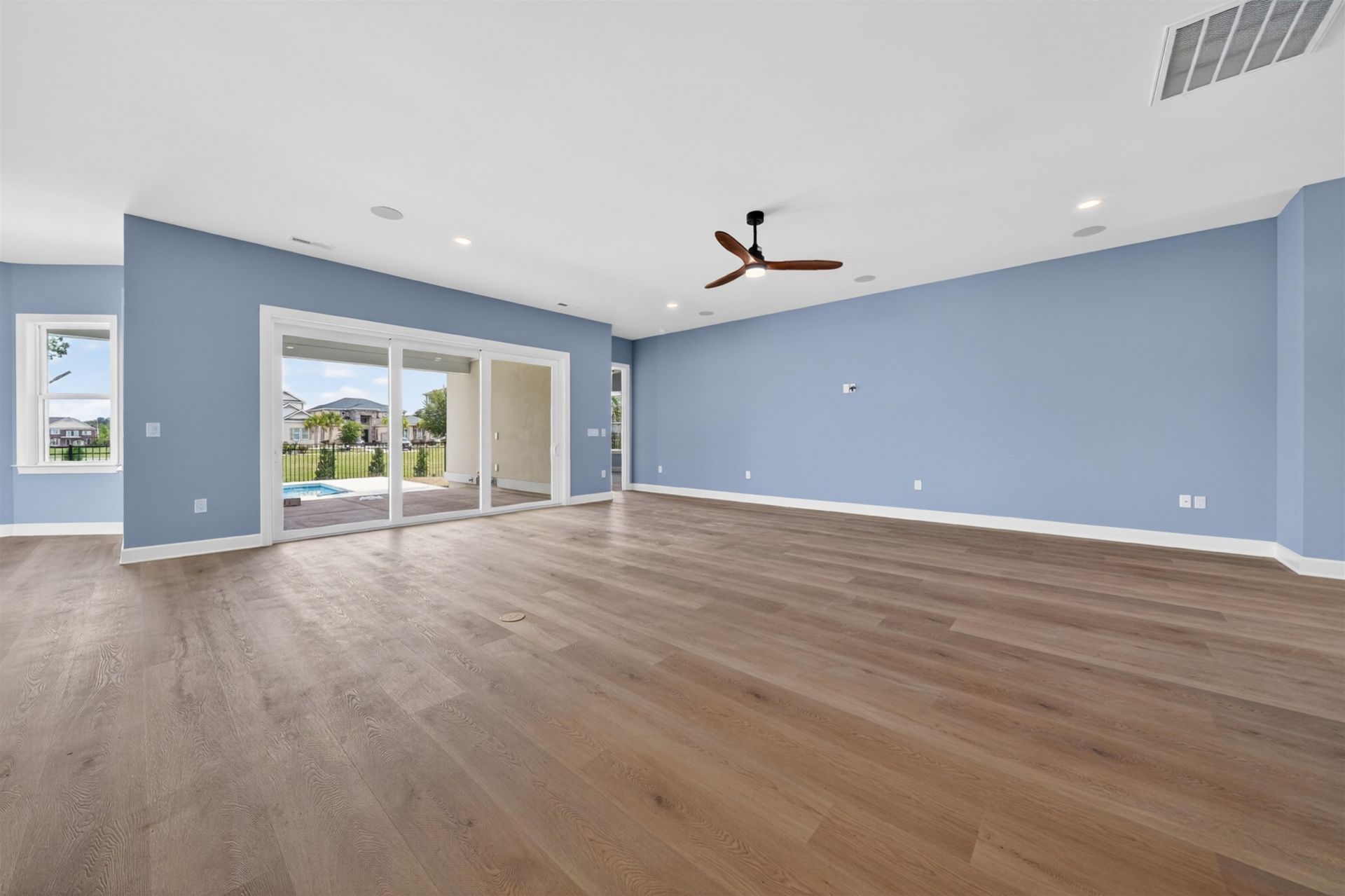 986 Shipmaster Ave. Photo 21
