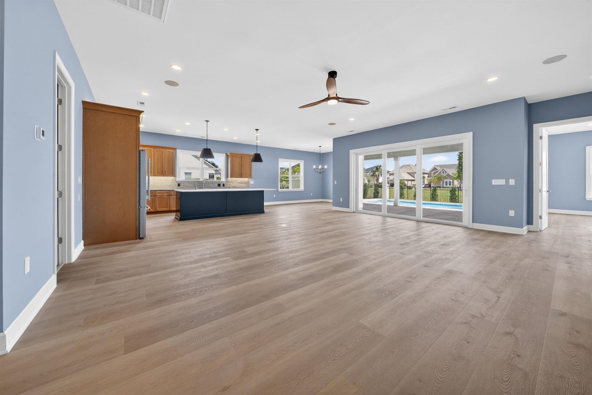 986 Shipmaster Ave. Photo 8