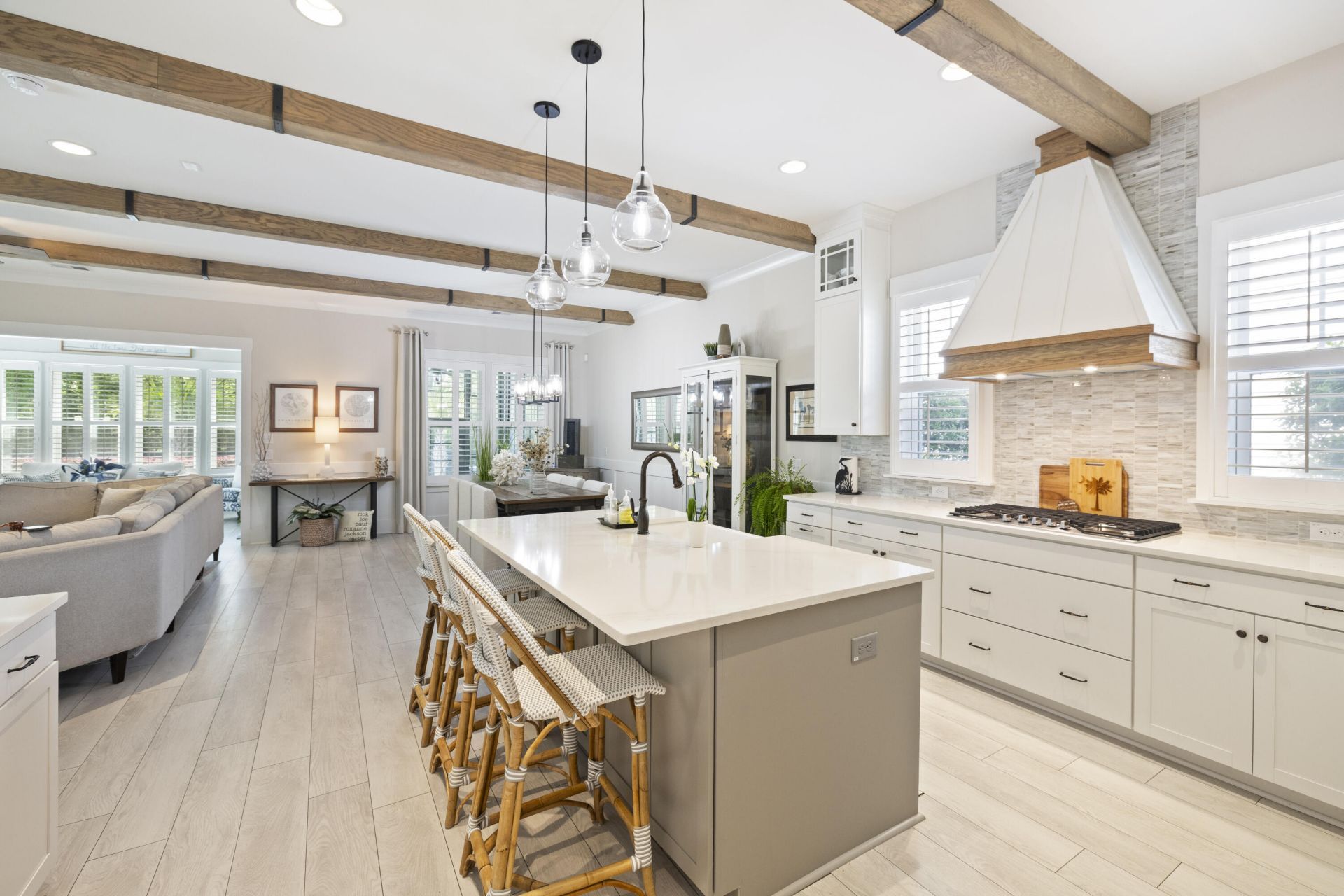 2898 Clearwater Drive Photo 4