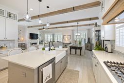 2898 Clearwater Drive photo 4