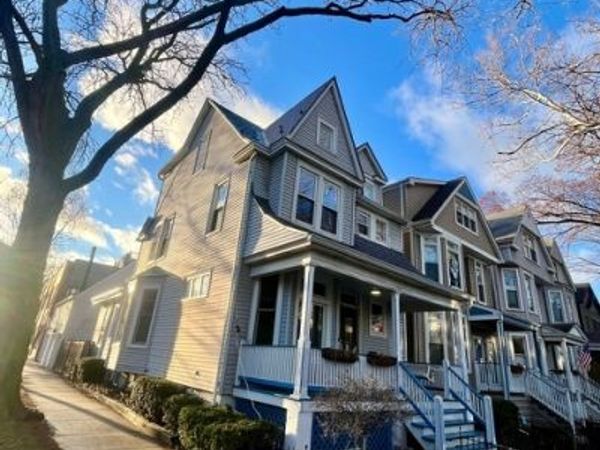 3700 N Hermitage Avenue, Chicago, IL 60613