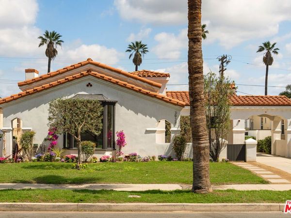 3928 S Bronson Avenue, Los Angeles, CA 90008