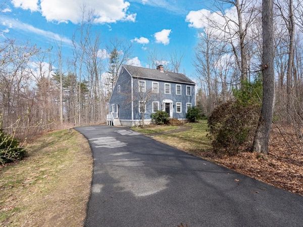 6 Walker Pond Rd, Sturbridge, MA 01566