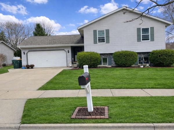 1325 S Indiana AVENUE, West Bend, WI 53095