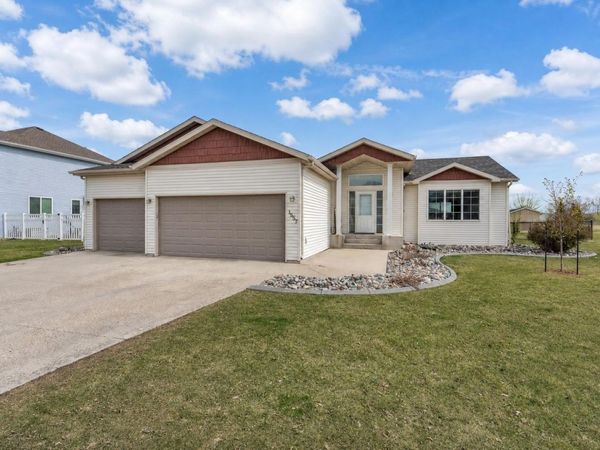 1557 Johnson Drive S, Moorhead, MN 56560