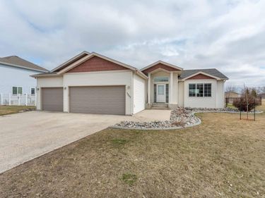 1557 Johnson Drive S, Moorhead, MN 56560