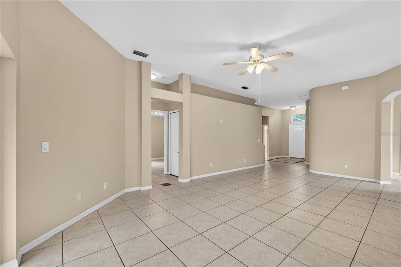 1461 Lake Shore Ranch Drive, Seffner, FL 33584 Photo