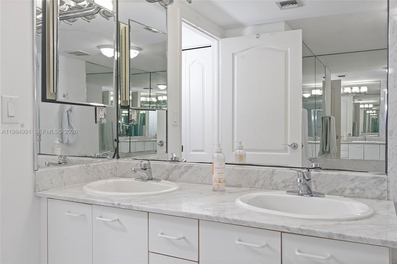 9455 Collins Ave , Unit 409, Surfside, FL 33154 Photo