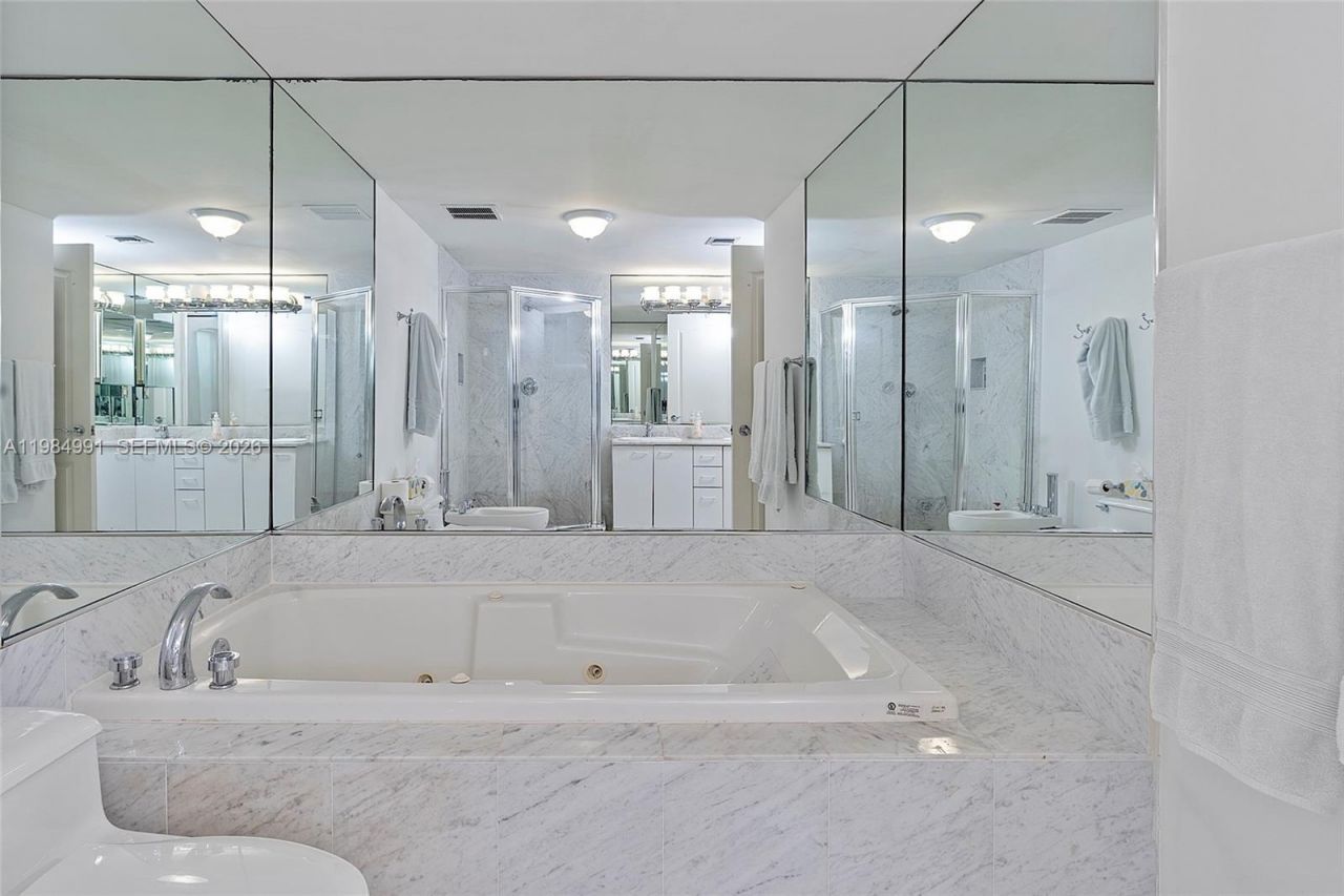 9455 Collins Ave , Unit 409, Surfside, FL 33154 Photo