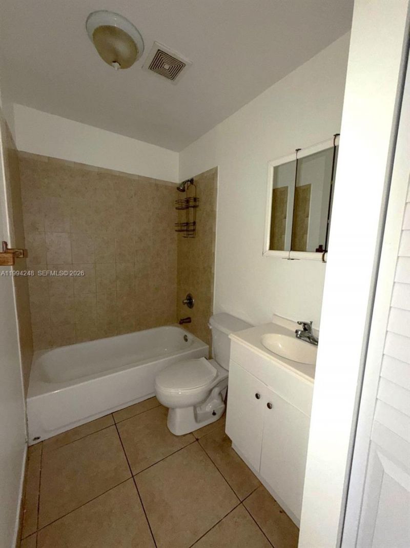 14140 NE 2 Ct , Unit 2, Miami, FL 33161 Photo