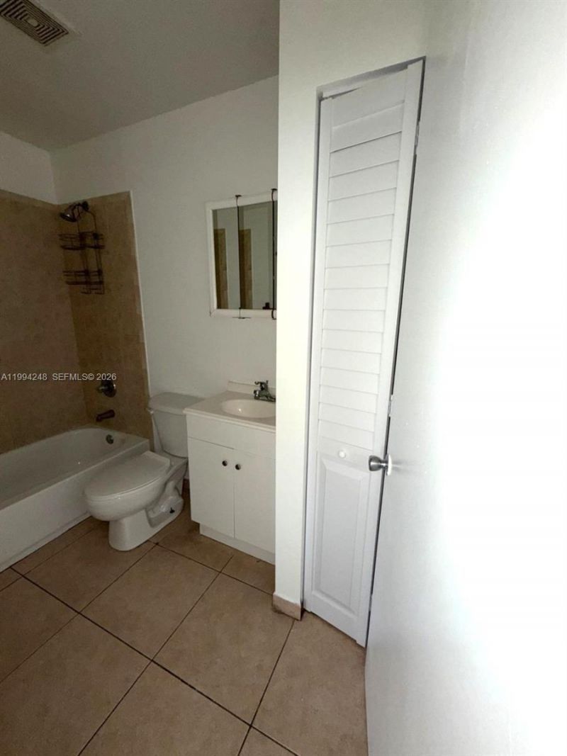 14140 NE 2 Ct , Unit 2, Miami, FL 33161 Photo