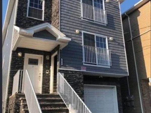 1019 E Grand St, Elizabeth, NJ 07201