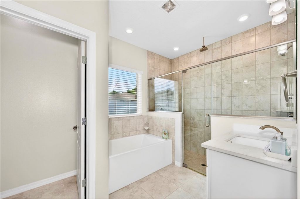 8236 100th Avenue, Vero Beach, FL 32967 Photo