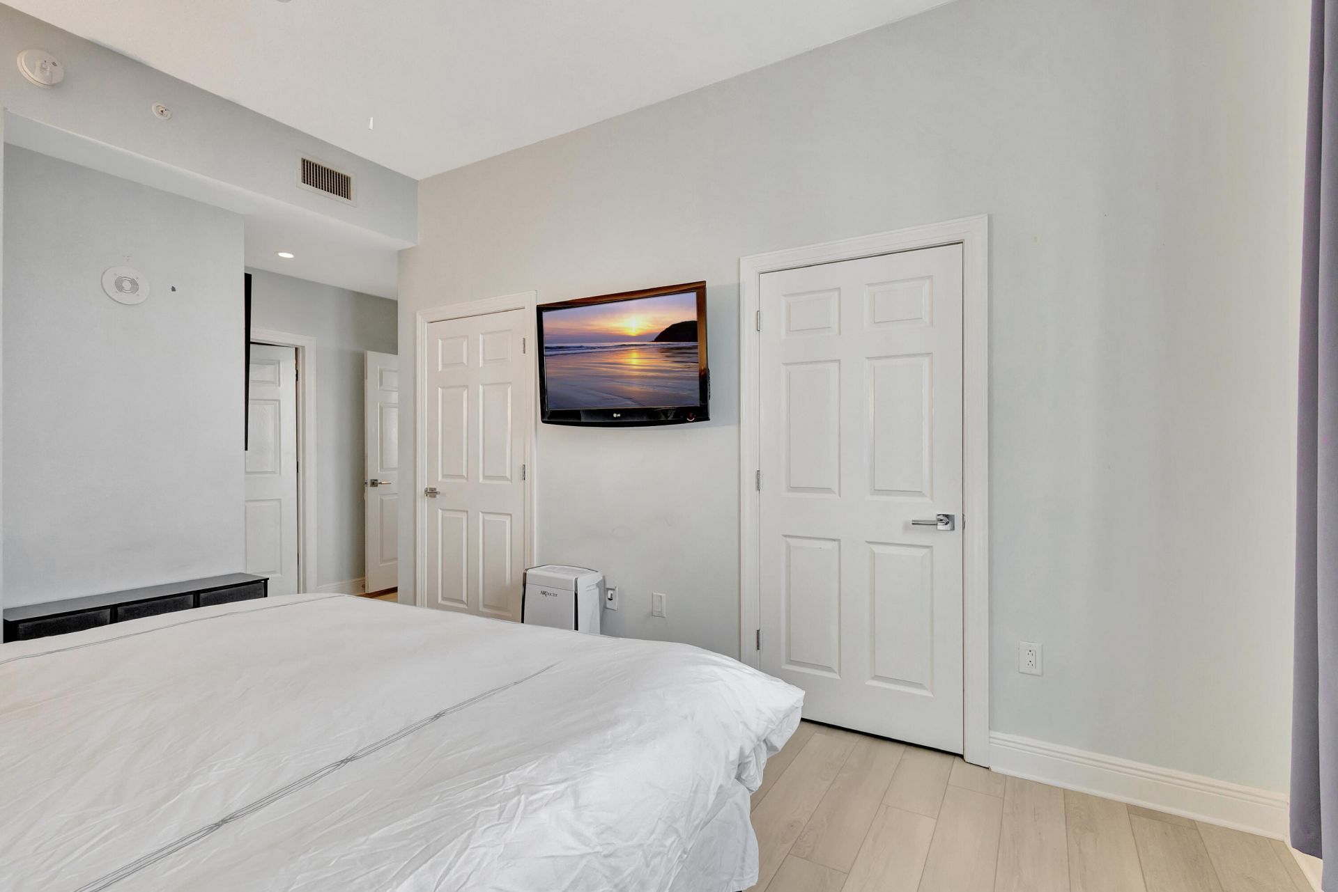 410 Evernia Street, Unit 801, West Palm Beach, FL 33401 Photo