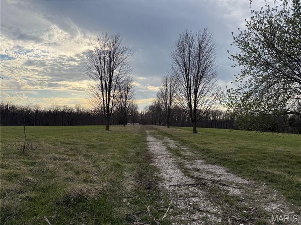35225 Pin Oak Church Road, Jonesburg, MO 63351