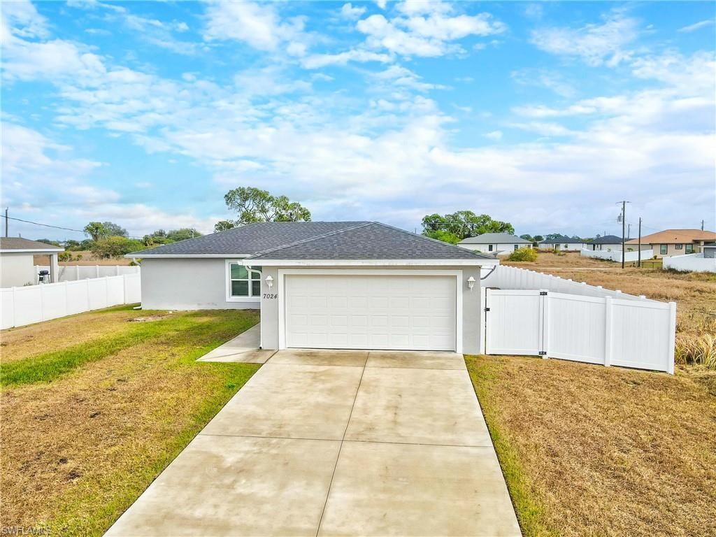 7024 Hero Cir , Labelle, FL 33935 Photo