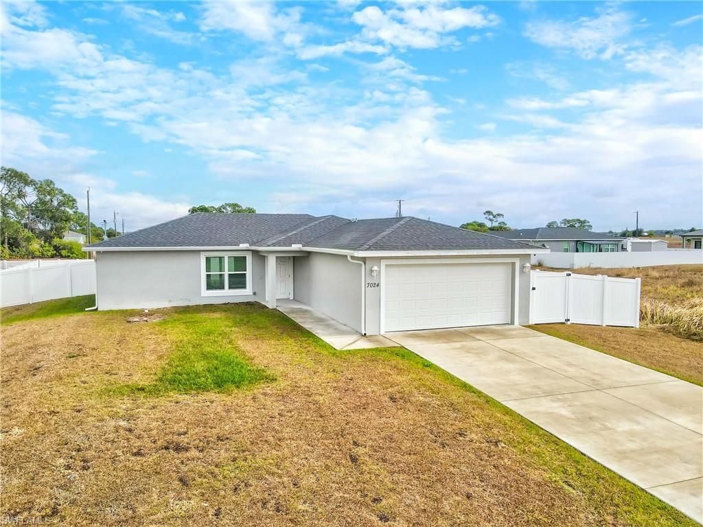 7024 Hero Cir , Labelle, FL 33935 Photo