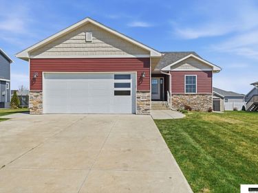2456 N Columbia Avenue , Seward, NE 68434