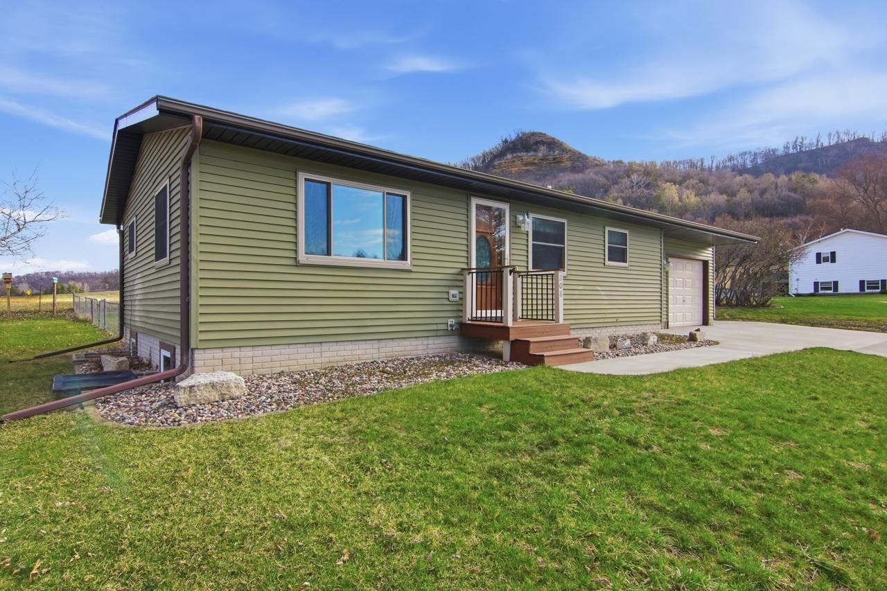 E208 N Buffalo Court, Nelson, WI 54756