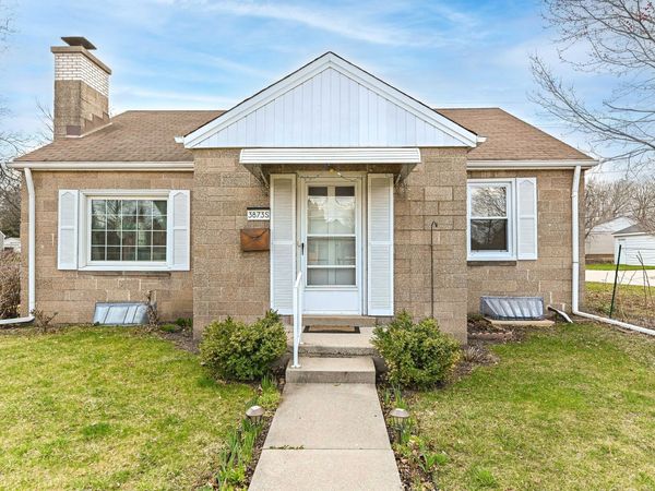 3873 S 56Th St, Greenfield, WI 53220