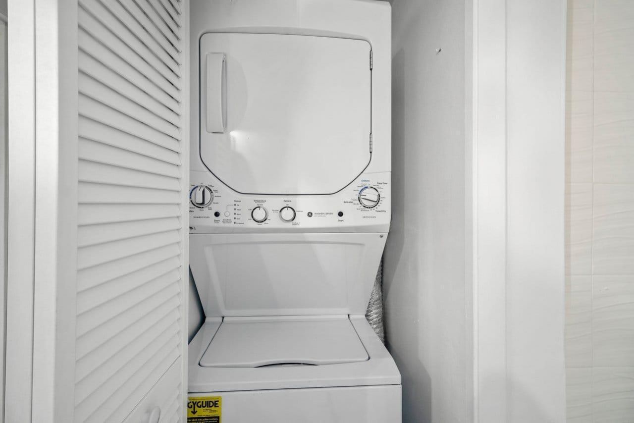 341 Lakeview Drive, Unit 203, Weston, FL 33326 Photo