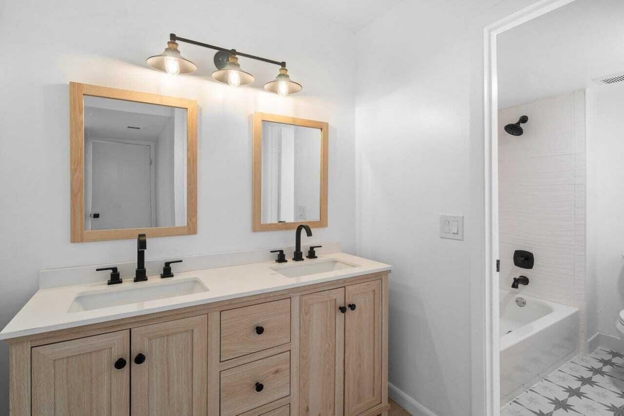 341 Lakeview Drive, Unit 203, Weston, FL 33326 Photo