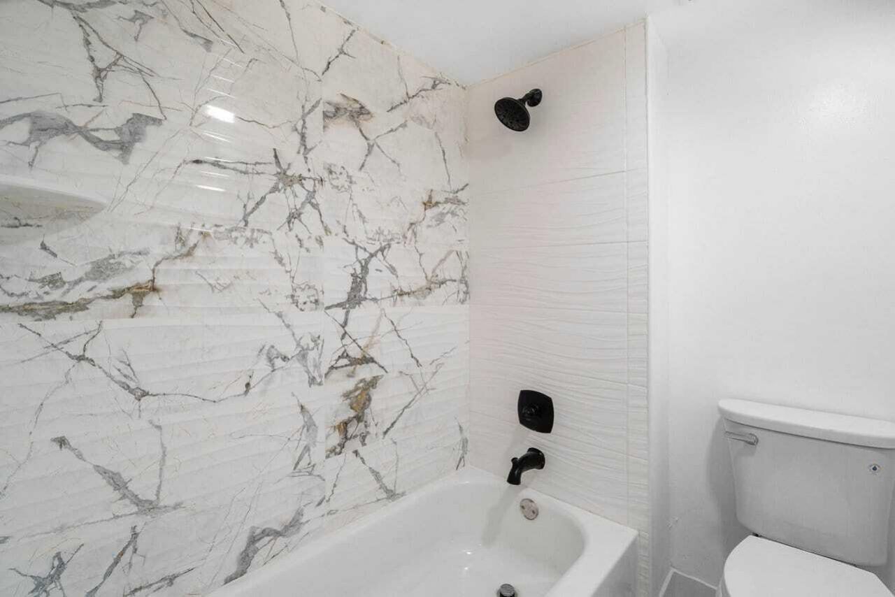 341 Lakeview Drive, Unit 203, Weston, FL 33326 Photo