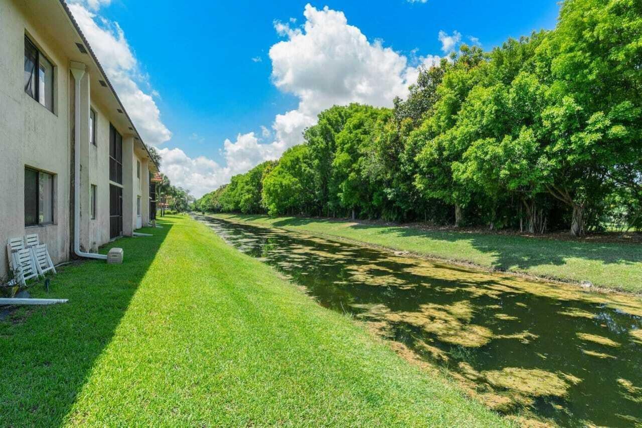 341 Lakeview Drive, Unit 203, Weston, FL 33326 Photo
