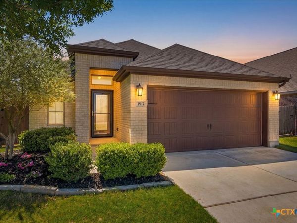 1917 Creek Ridge Street , Seguin, TX 78155