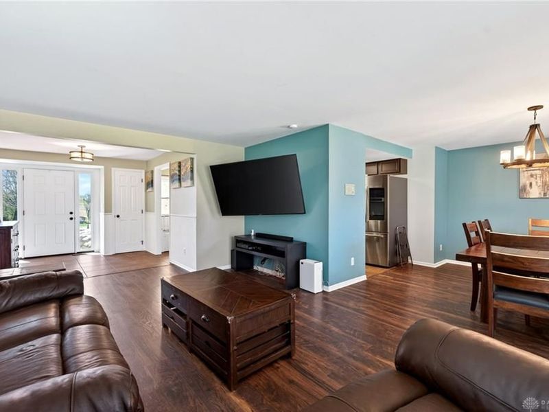 689 Chipplegate Drive, Centerville, OH 45459 Photo 11