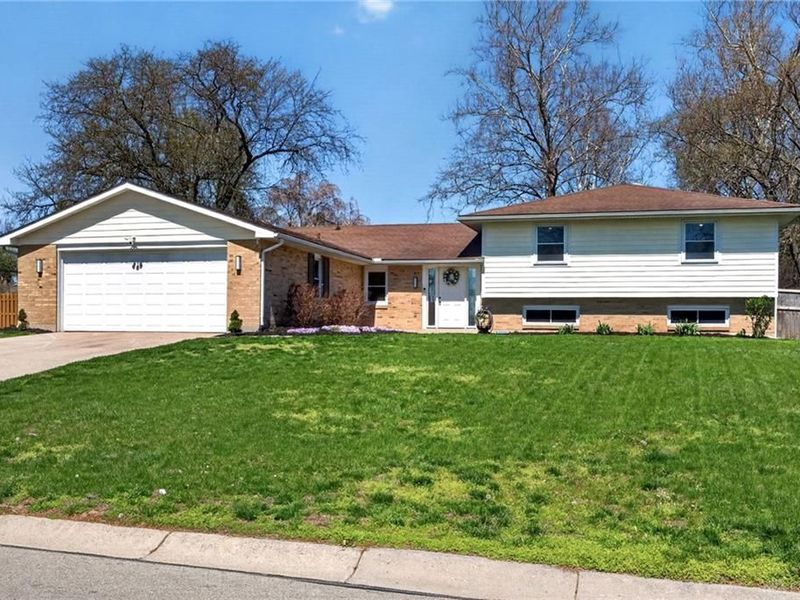 689 Chipplegate Drive, Centerville, OH 45459 Photo 2