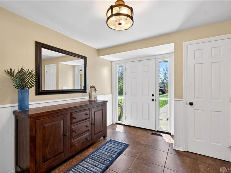 689 Chipplegate Drive, Centerville, OH 45459 Photo 6