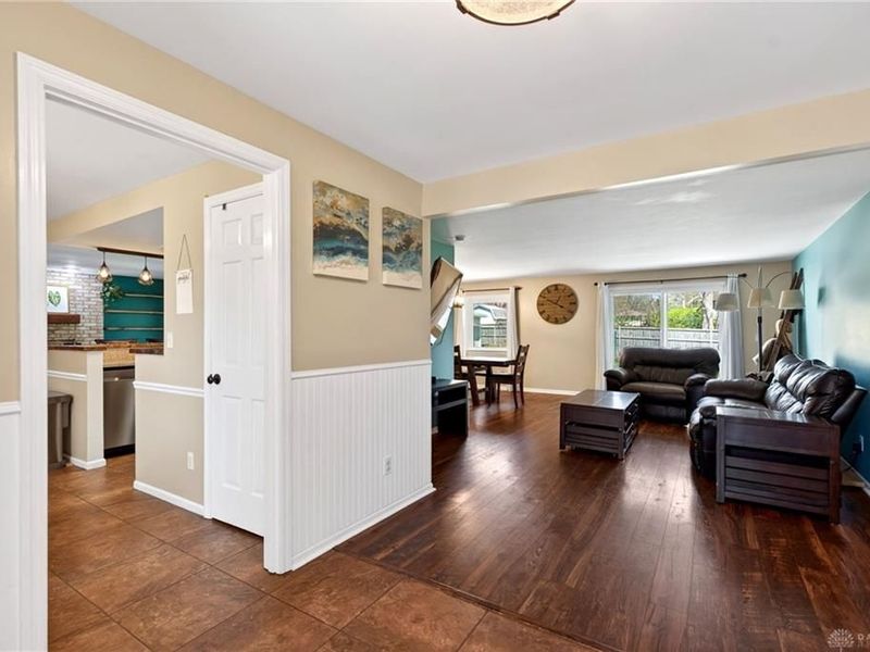 689 Chipplegate Drive, Centerville, OH 45459 Photo 8