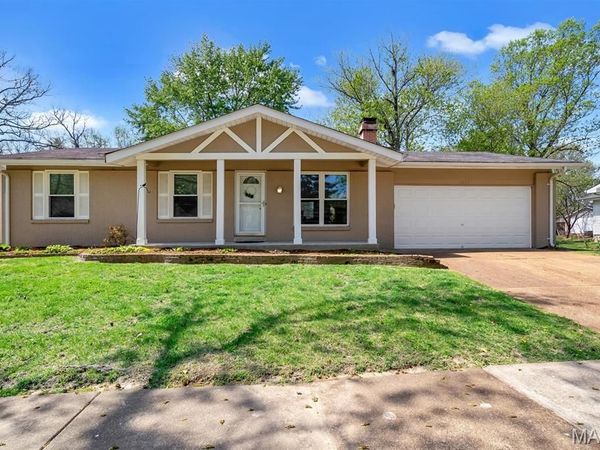 1107 Grenadier Lane, Manchester, MO 63021