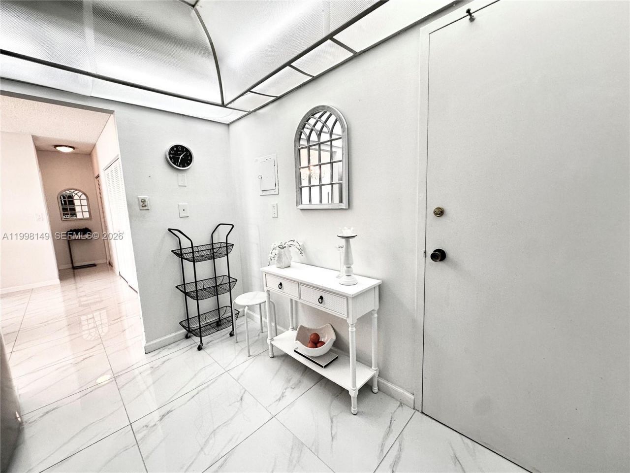 500 Bayview Dr, Unit 717, Sunny Isles Beach, FL 33160 Photo