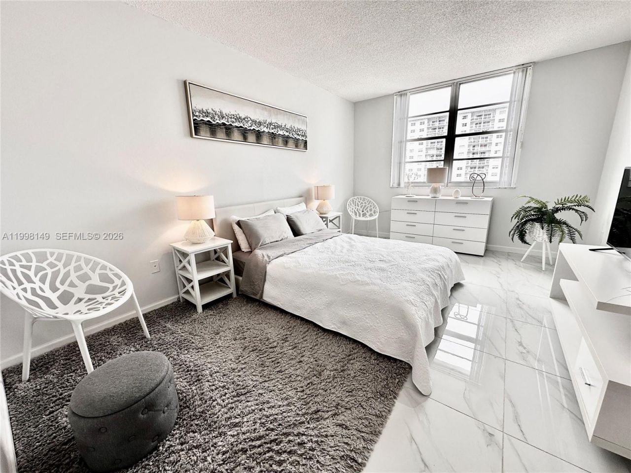 500 Bayview Dr, Unit 717, Sunny Isles Beach, FL 33160 Photo