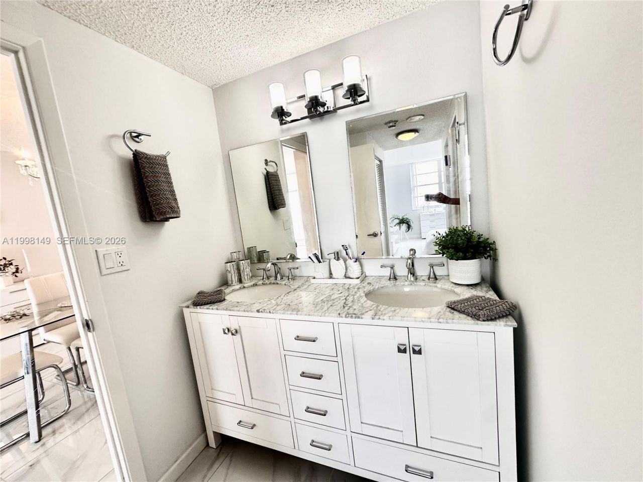 500 Bayview Dr, Unit 717, Sunny Isles Beach, FL 33160 Photo