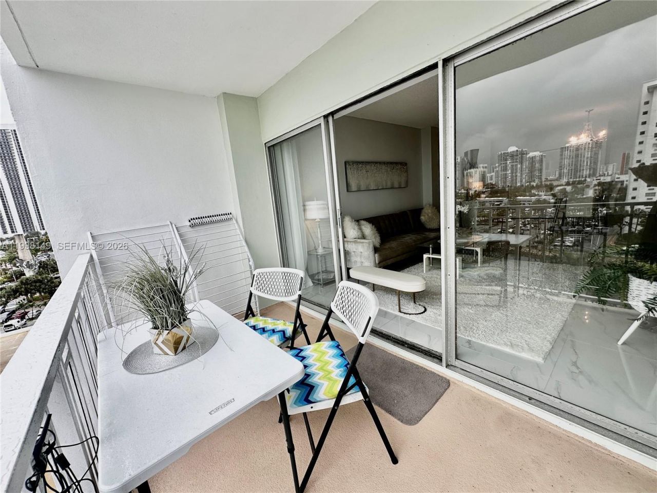 500 Bayview Dr, Unit 717, Sunny Isles Beach, FL 33160 Photo