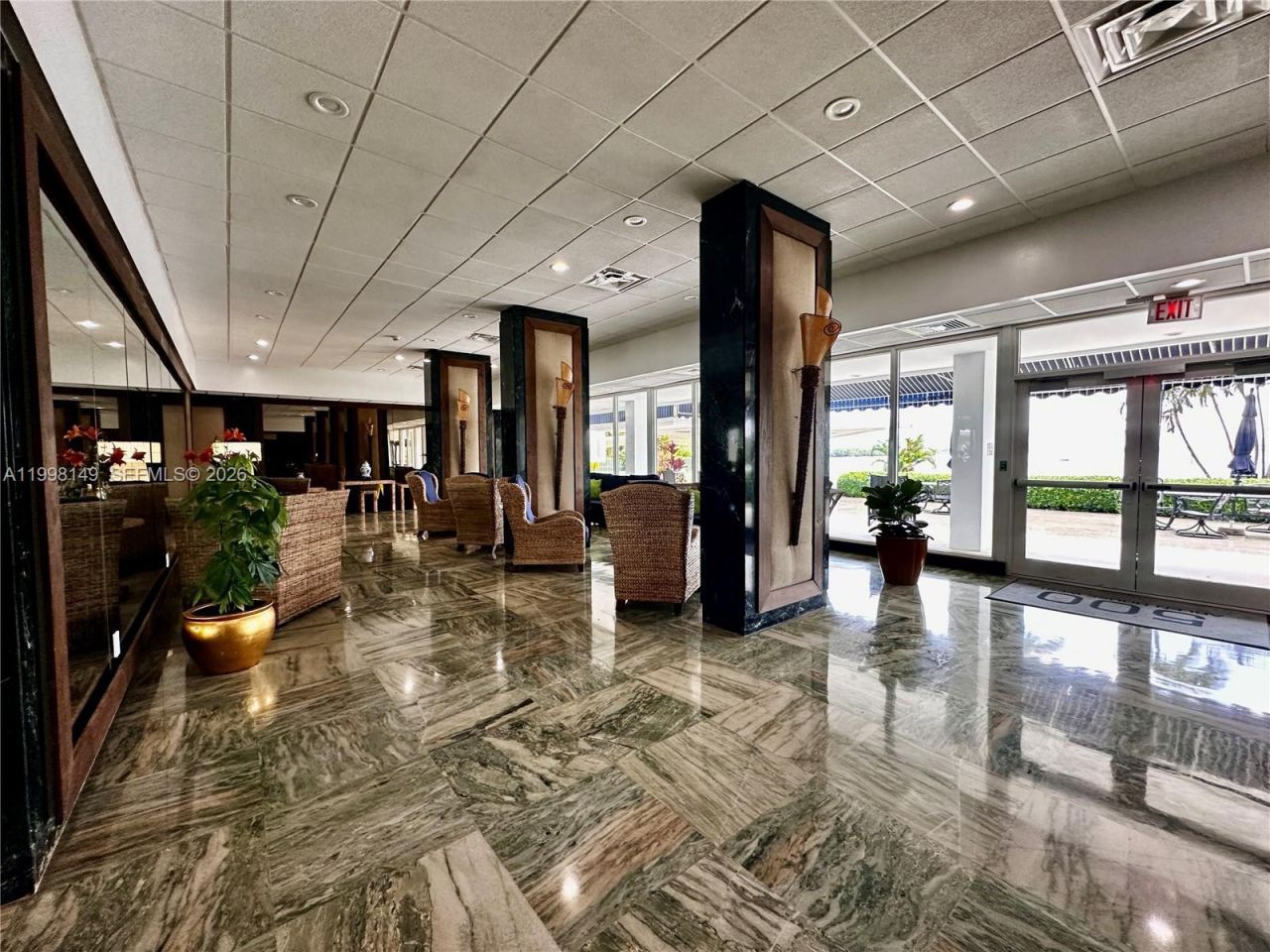 500 Bayview Dr, Unit 717, Sunny Isles Beach, FL 33160 Photo