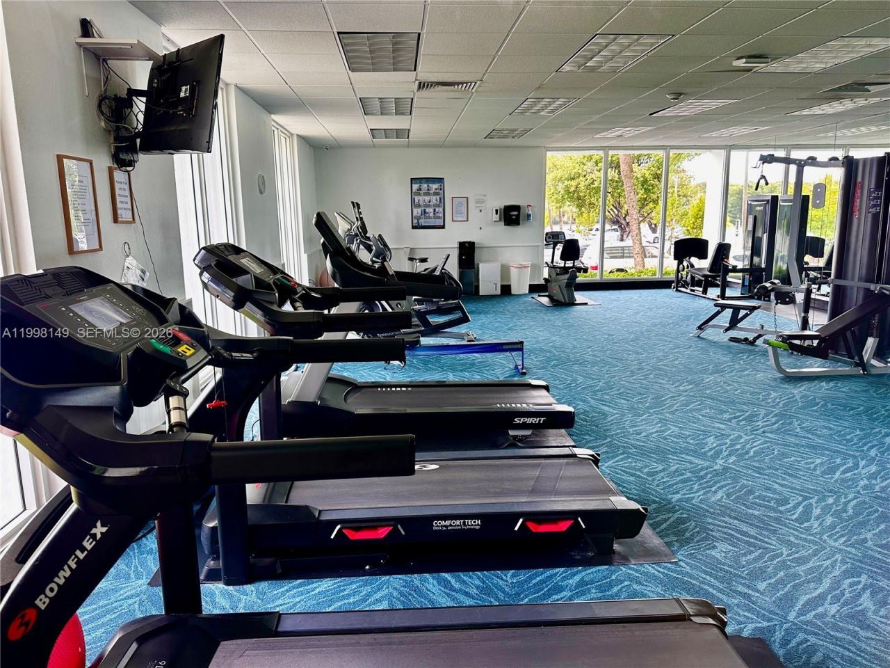 500 Bayview Dr, Unit 717, Sunny Isles Beach, FL 33160 Photo