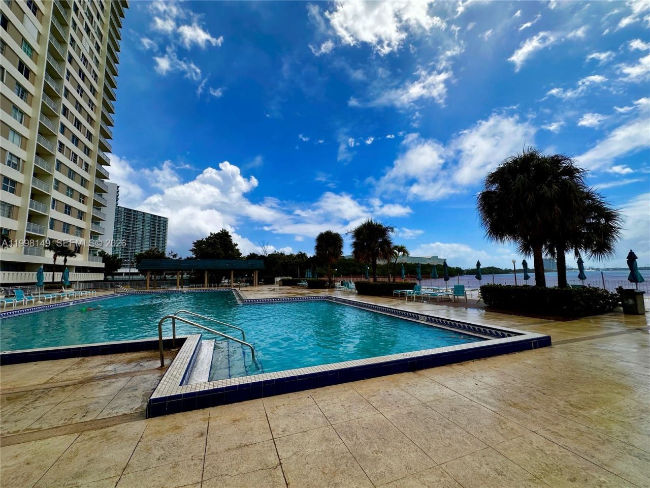 500 Bayview Dr, Unit 717, Sunny Isles Beach, FL 33160 Photo