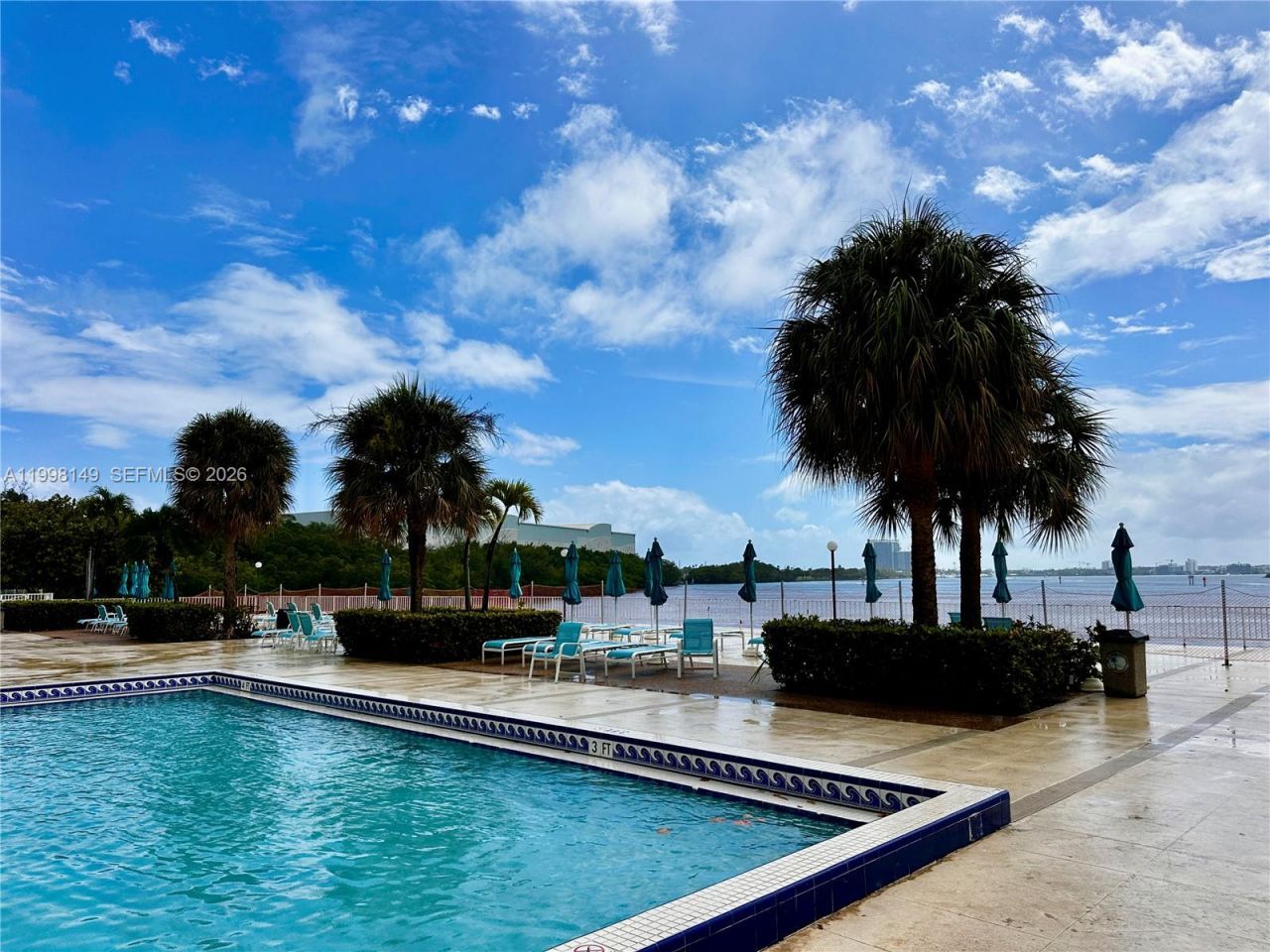 500 Bayview Dr, Unit 717, Sunny Isles Beach, FL 33160 Photo