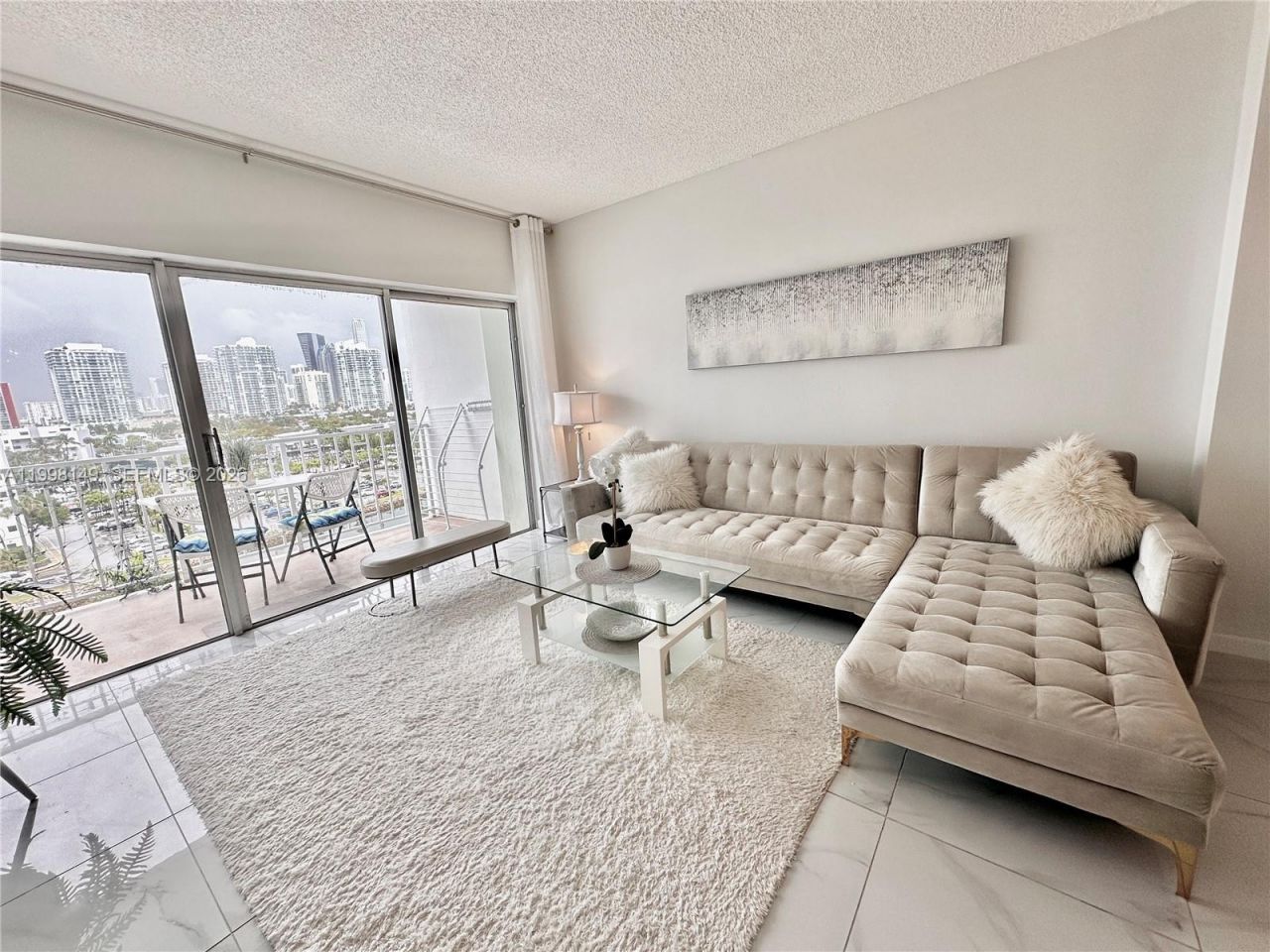 500 Bayview Dr, Unit 717, Sunny Isles Beach, FL 33160 Photo